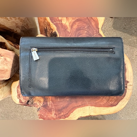 Vintage CHANEL Black Caviar Leather CC Logo Envelope Wallet - Picture 3 of 13